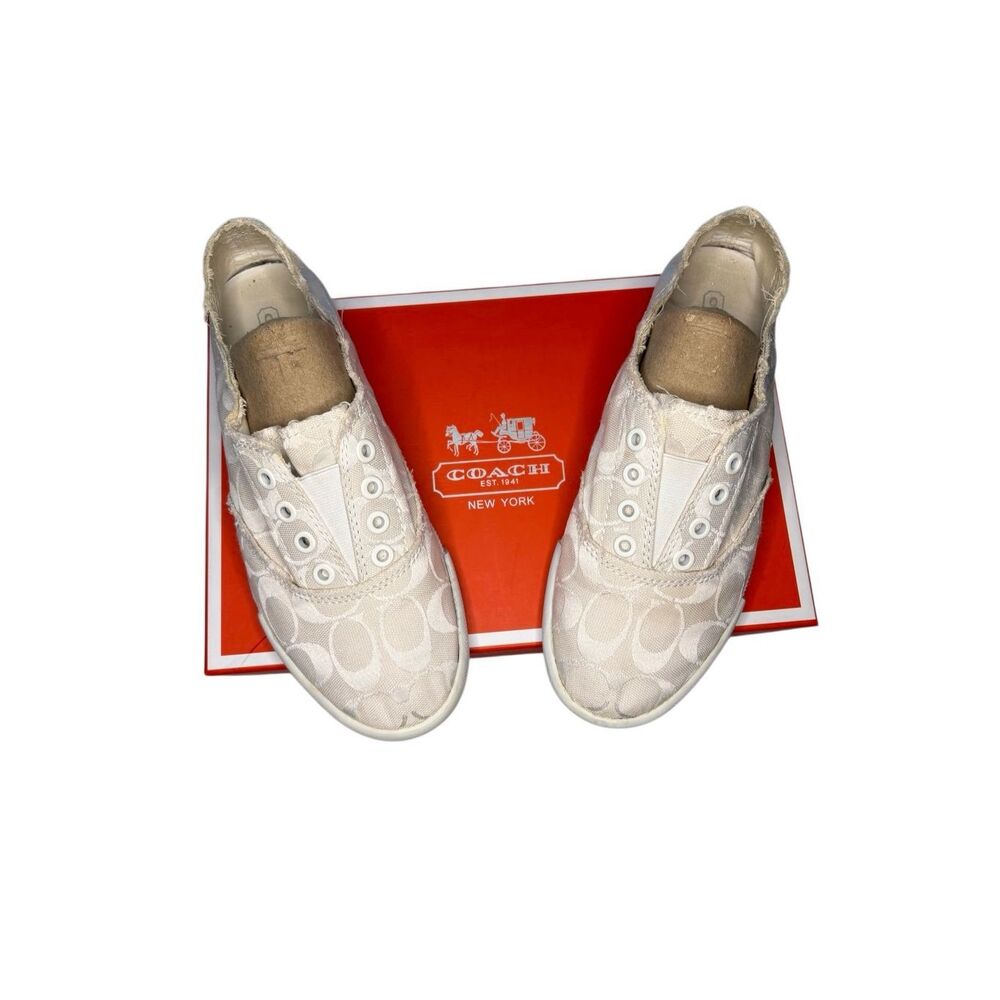 Coach Katie Signature slip ons in Chalk - 8.5 - Picture 2 of 9